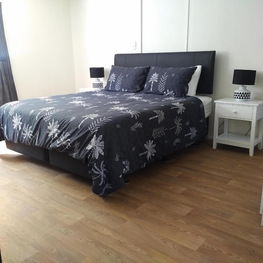 Villa Large Studio With Private Patio, Sky Tv & Wifi à Mount Maunganui Extérieur photo